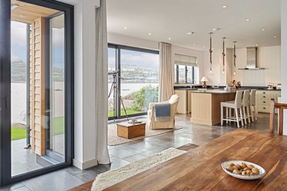 Dining Room and Kitchen designed by in Ex Design