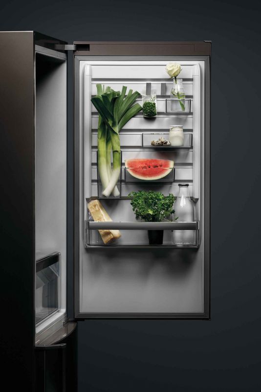 AEG CustomFlex fridge