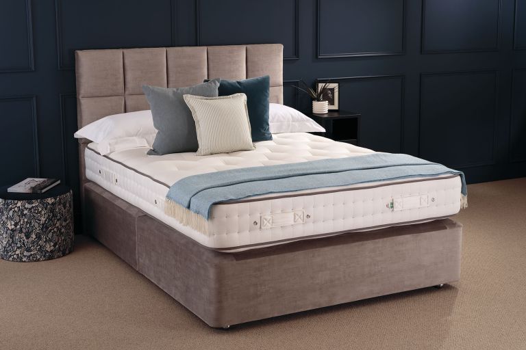 The Lustleigh. Bed by The Dartmoor Bed Company