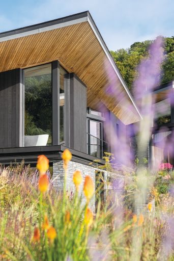 Labrador Bay House, exterior cladding as seen from the garden