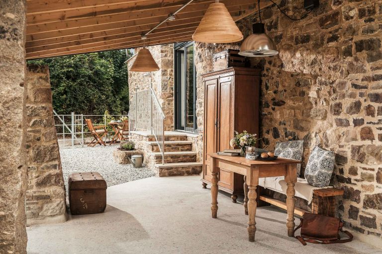 Outdoor living. Over Lemon River, Little Sigford Farm