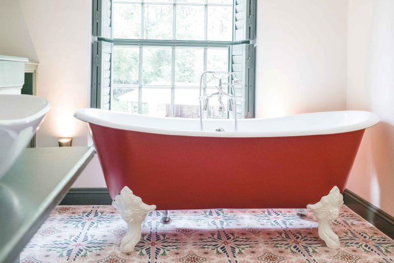 Bright red bathtub. Photo Steve Haywood
