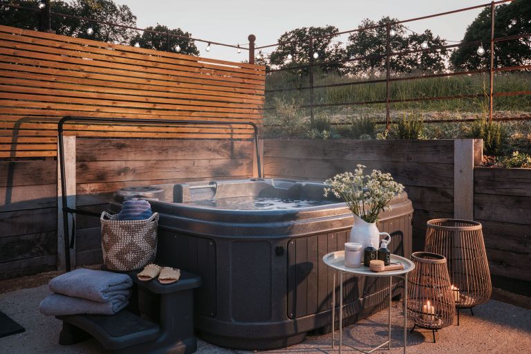 The Wool Shed – Hot Tub